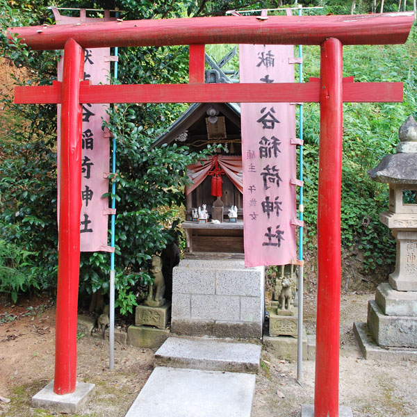 境内の稲荷神社